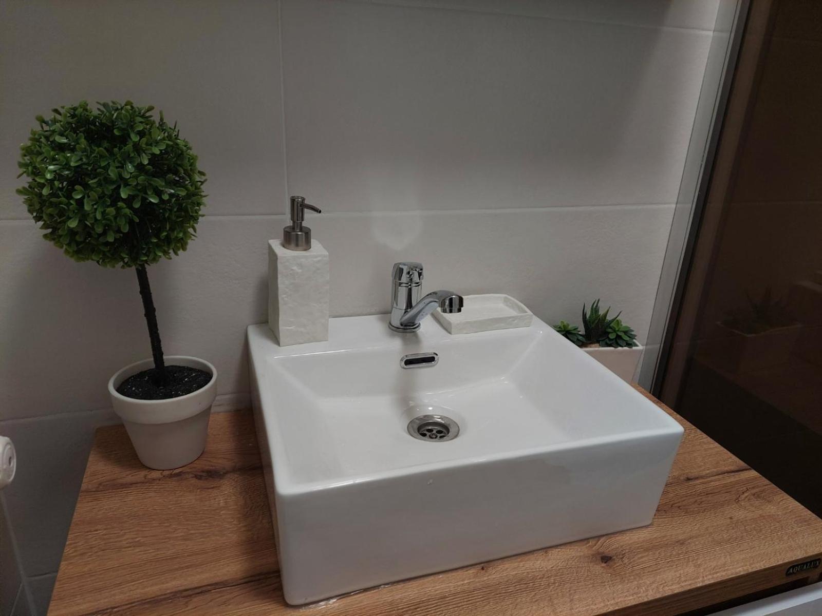Mina Modern & Cozy Apartment Main City Square Gtc Skopie Exterior foto